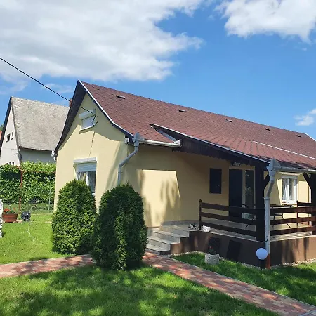 Napfeny Vendeghaz ボニャルツバシュ