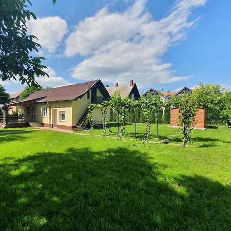 Napfeny Vendeghaz * ボニャルツバシュ